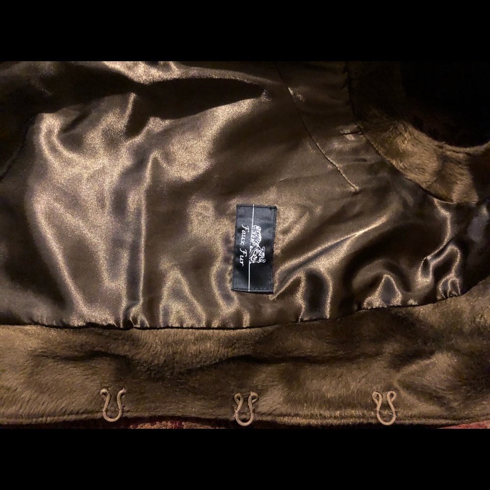 Vest - Picture 4 of 6